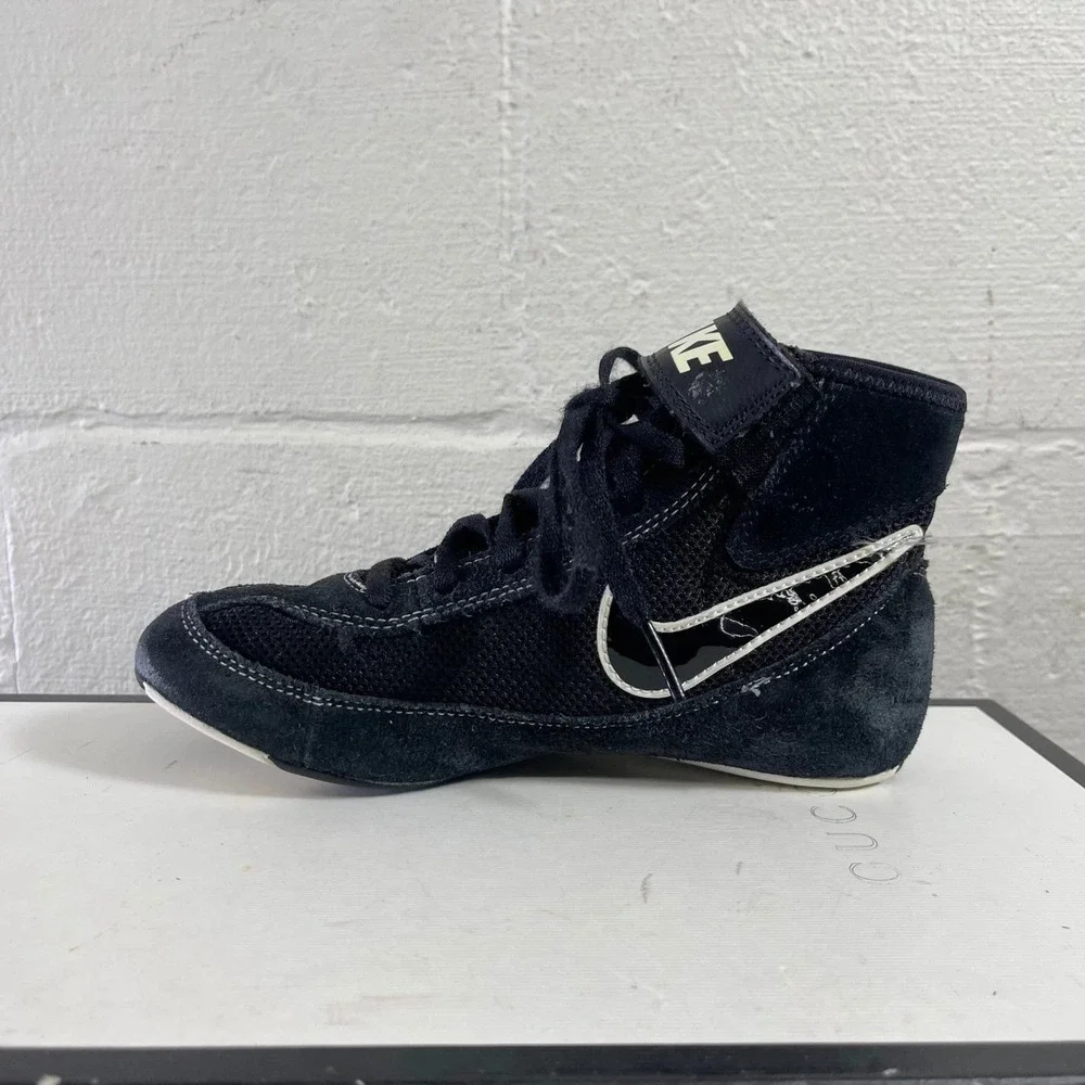 Nike Speedsweep VII GS Wrestling Shoes 366684-001 Black White Boys Size 3 Y